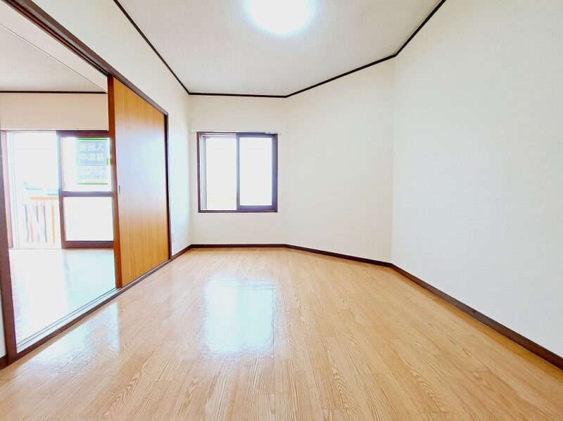 ☆人気の東エリア☆中心部にも通いやすい好立地(*^O^*)徒歩圏内に市立病院・コンビニ等もございます♬ファミリー３DK物件( ^o^)ノ 6枚目画像