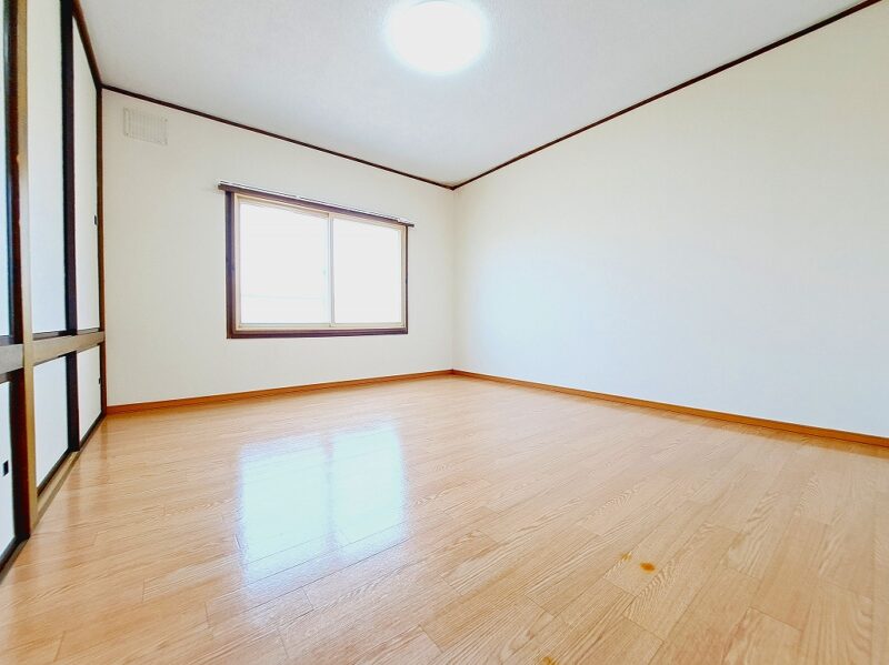 ☆人気の東エリア☆中心部にも通いやすい好立地(*^O^*)徒歩圏内に市立病院・コンビニ等もございます♬ファミリー３DK物件( ^o^)ノ 7枚目画像