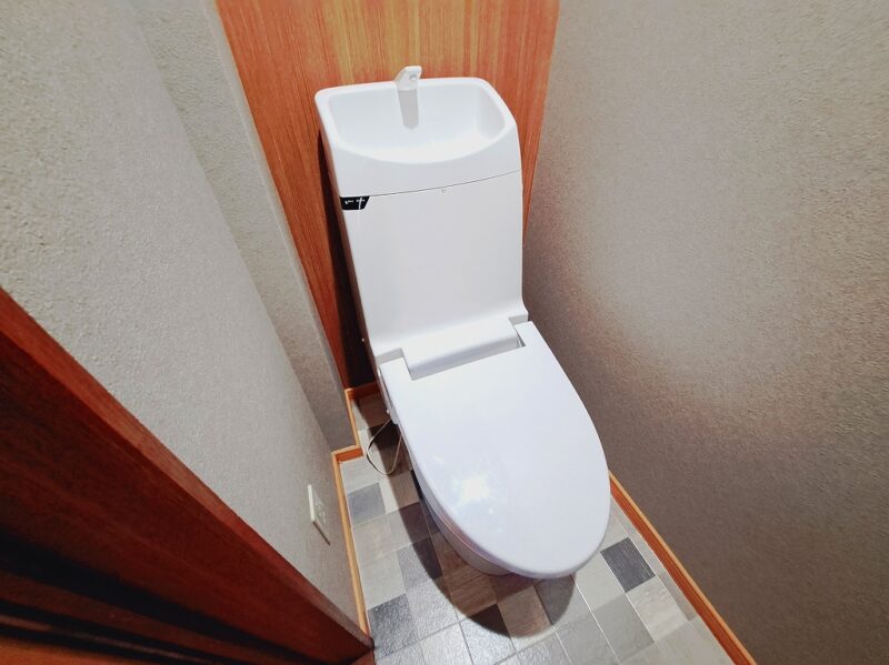 【リフォーム完了しました(^O^)クロス・フロアタイル貼り替え済み】キッチン入れ替え・浴室綺麗に塗装済み1LDK♪♪ 11枚目画像